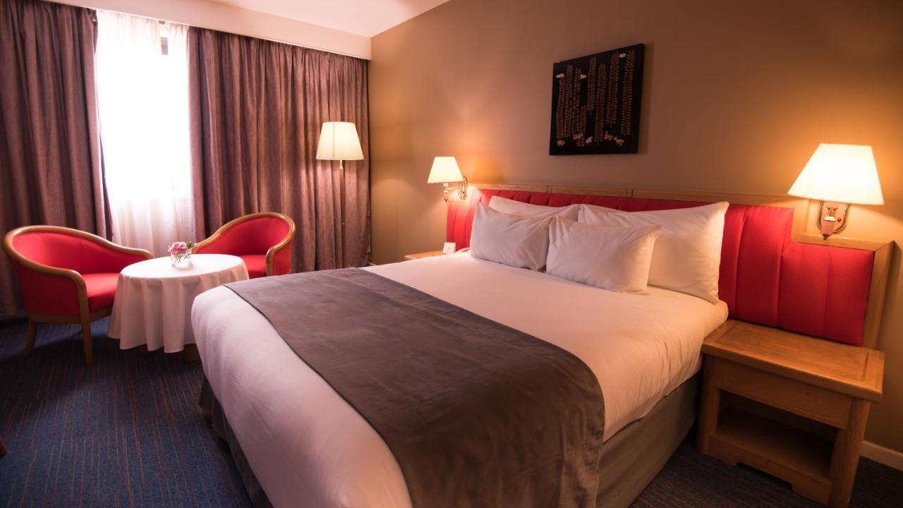 Hotel Mercure Alger Aeroport Dar el Beïda Exterior foto A room at the hotel