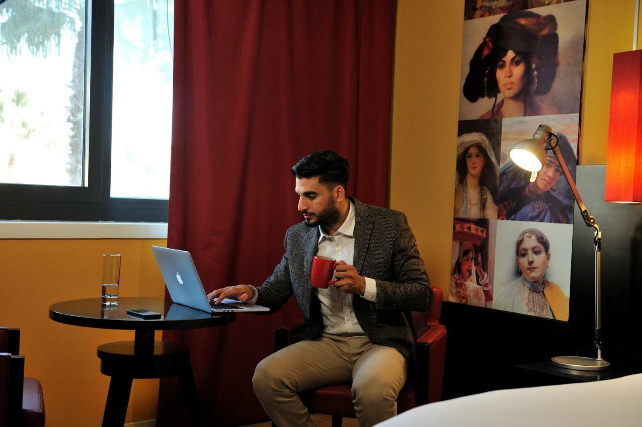 Hotel Mercure Alger Aeroport Dar el Beïda Exterior foto Aarti in his studio